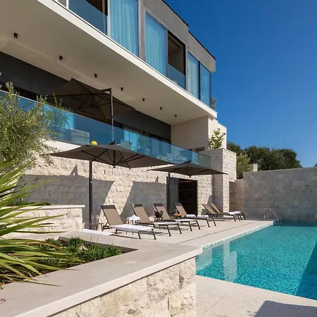 Frida's Villa *